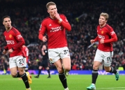 米兰体育,-曼联在足球场上大放异彩，精彩绝伦