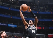 米兰,-关于快船主场大胜超音速，终结两连败的信息