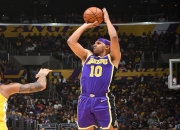 米兰体育网页版-湖人首辅飚45+15