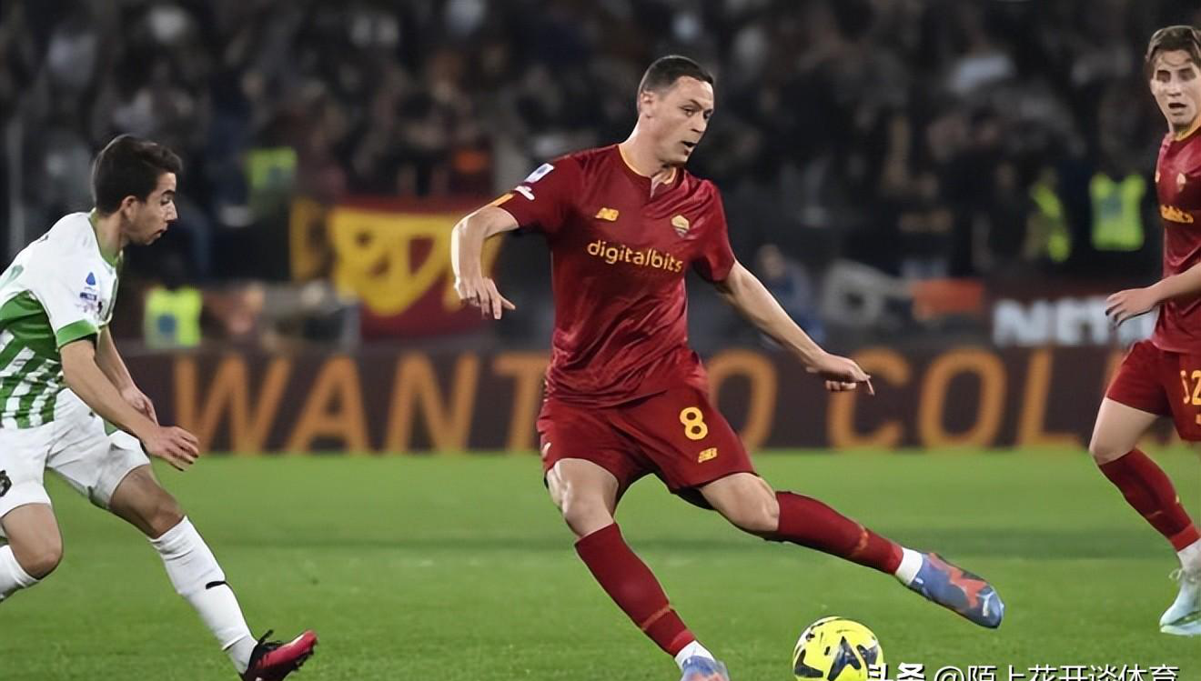 包含萨索洛逆转克罗托内，保持不败纪录的词条