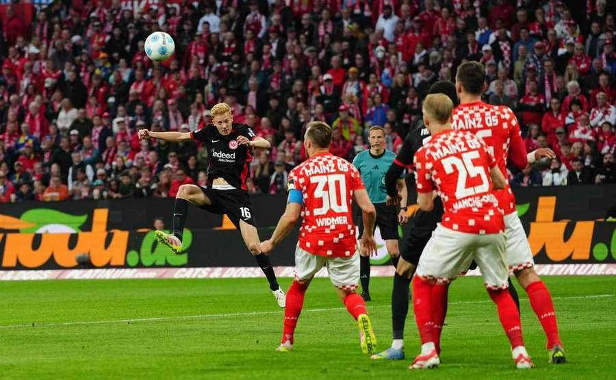 美因茨主场打败弗赖堡，振奋士气的简单介绍