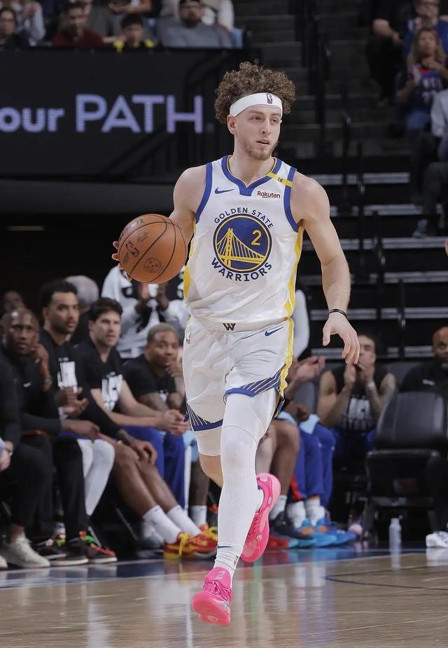 包含欧洲顶级篮球联赛夺冠战进入白热化的词条