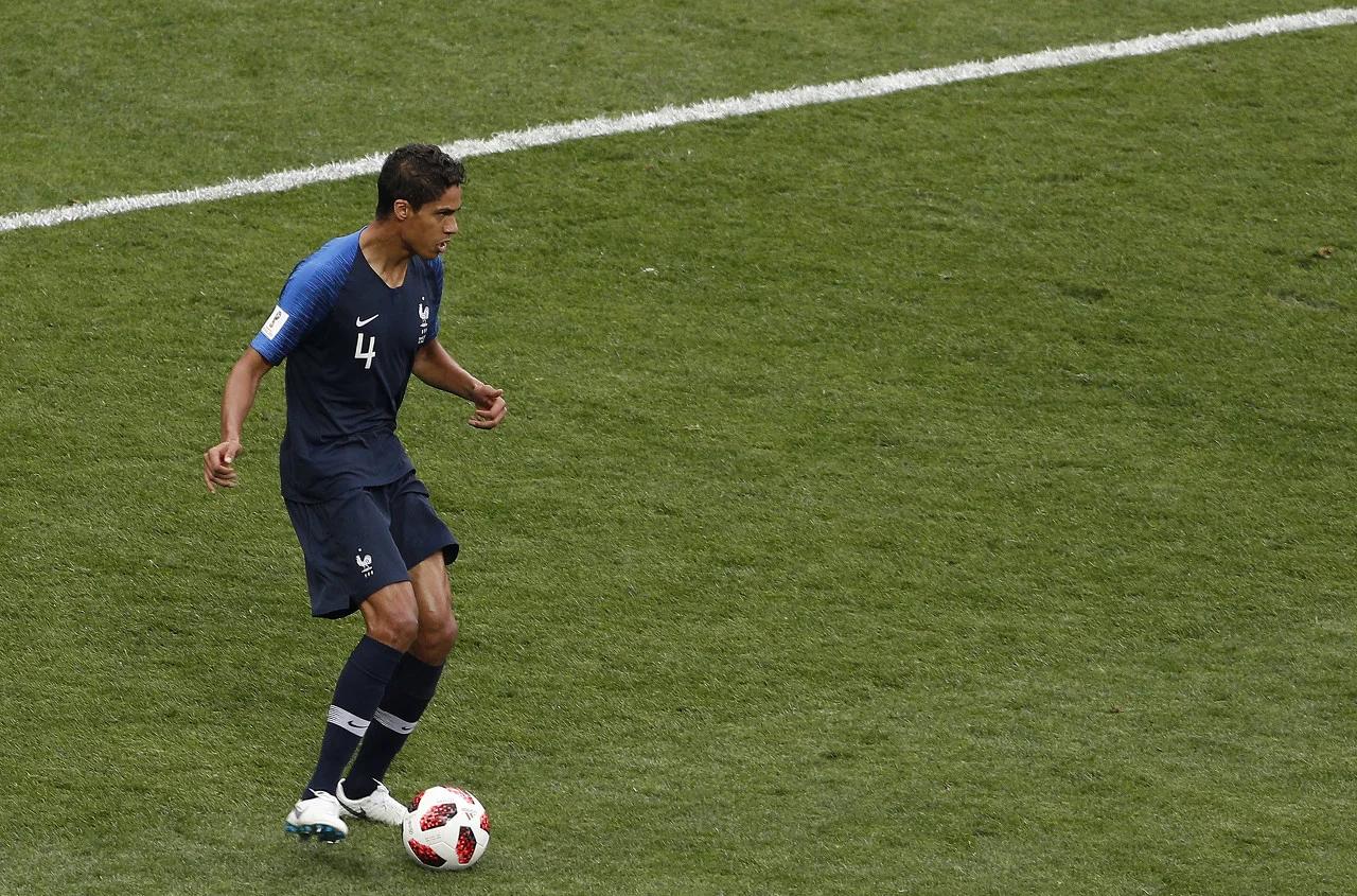 法兰克福后防连续失误,导致客场战平内瓦 法兰克福后防连续失误,导致客场战平内瓦