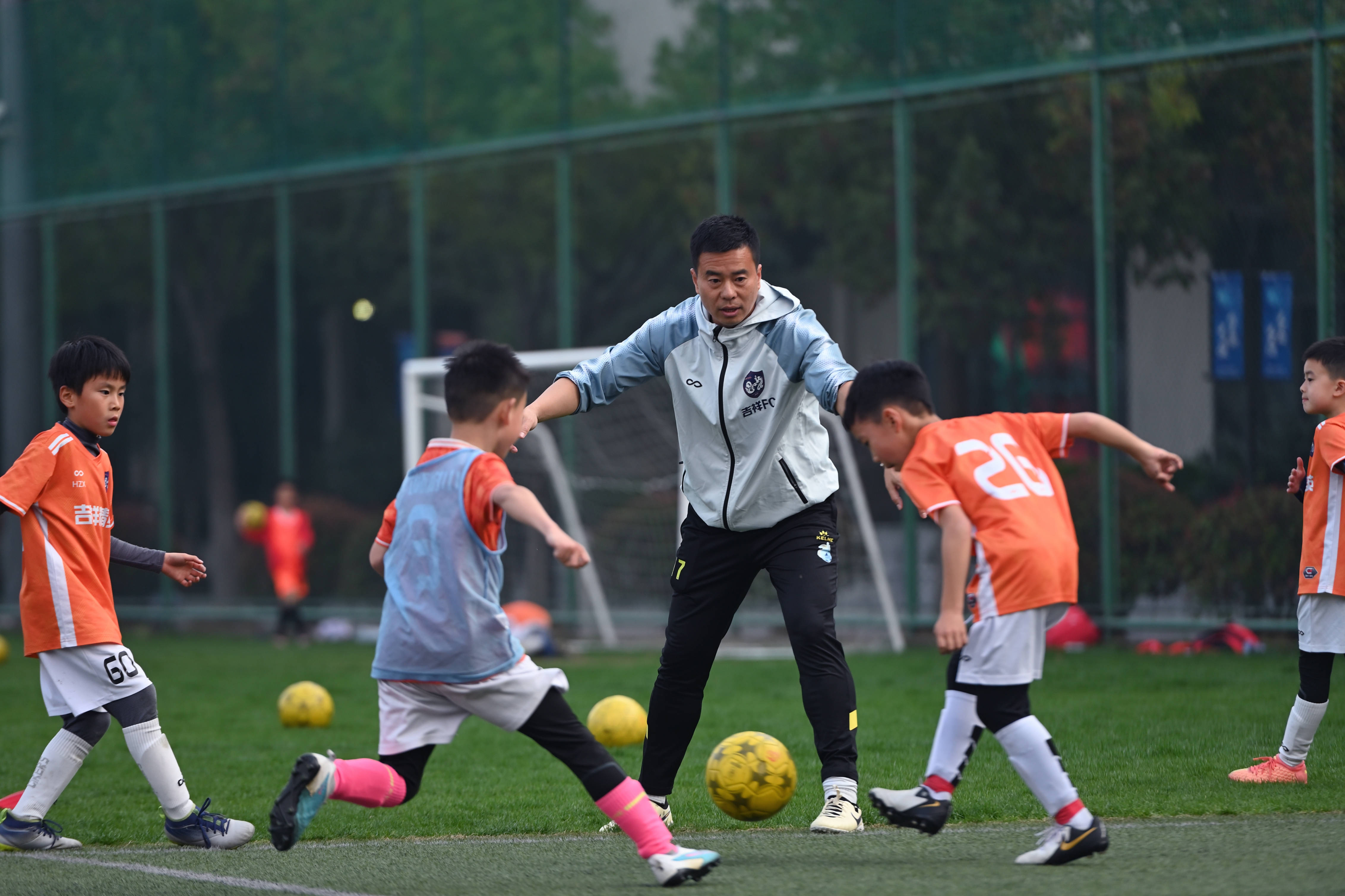 关于国内足球联赛的最新球员技术特点评析的信息