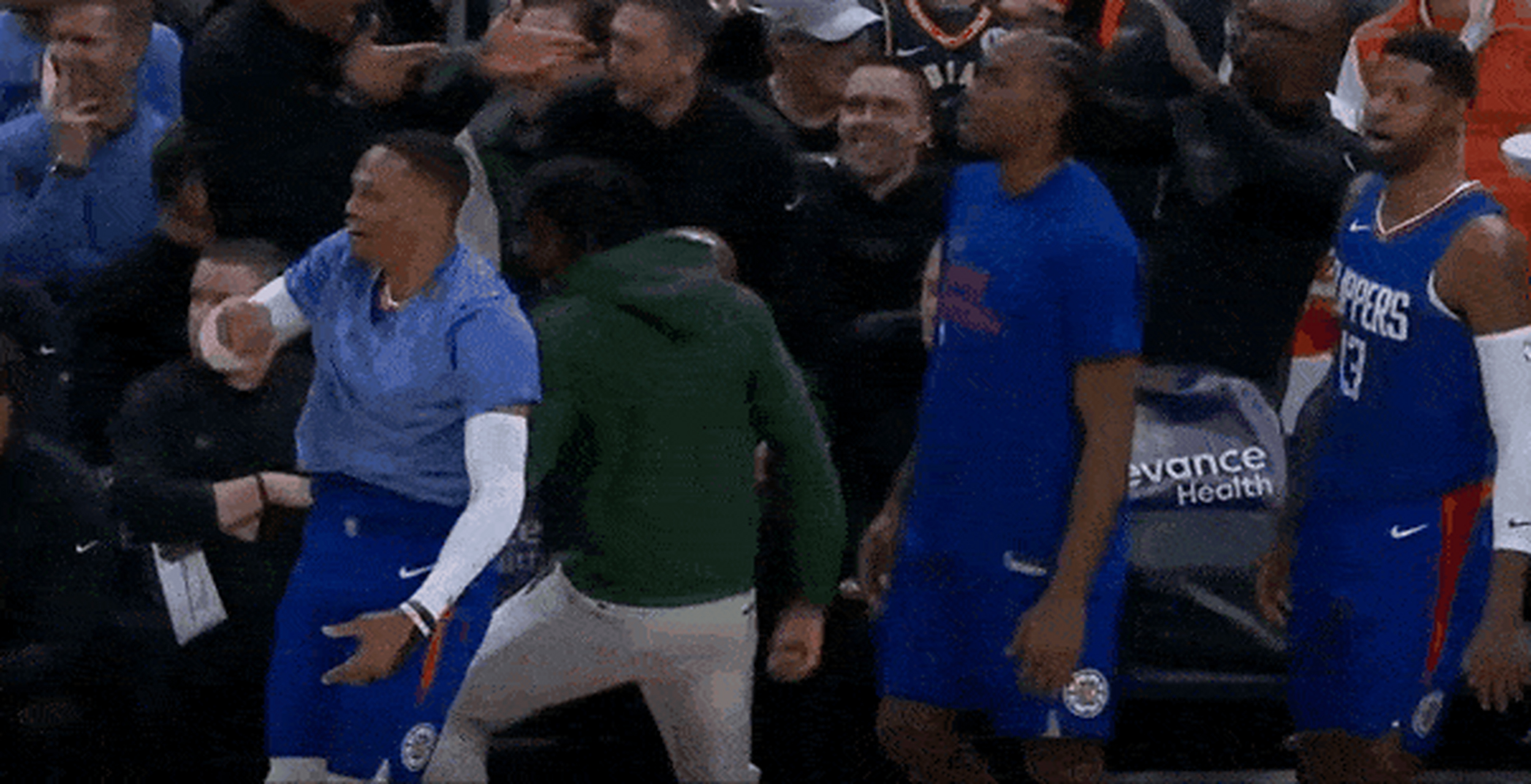 快船取得八连胜,哈登砍下35分 快船取得八连胜,哈登砍下35分