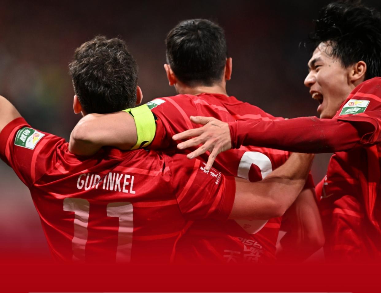 德甲榜首之争：强队保持不败，竞争激烈火热的简单介绍