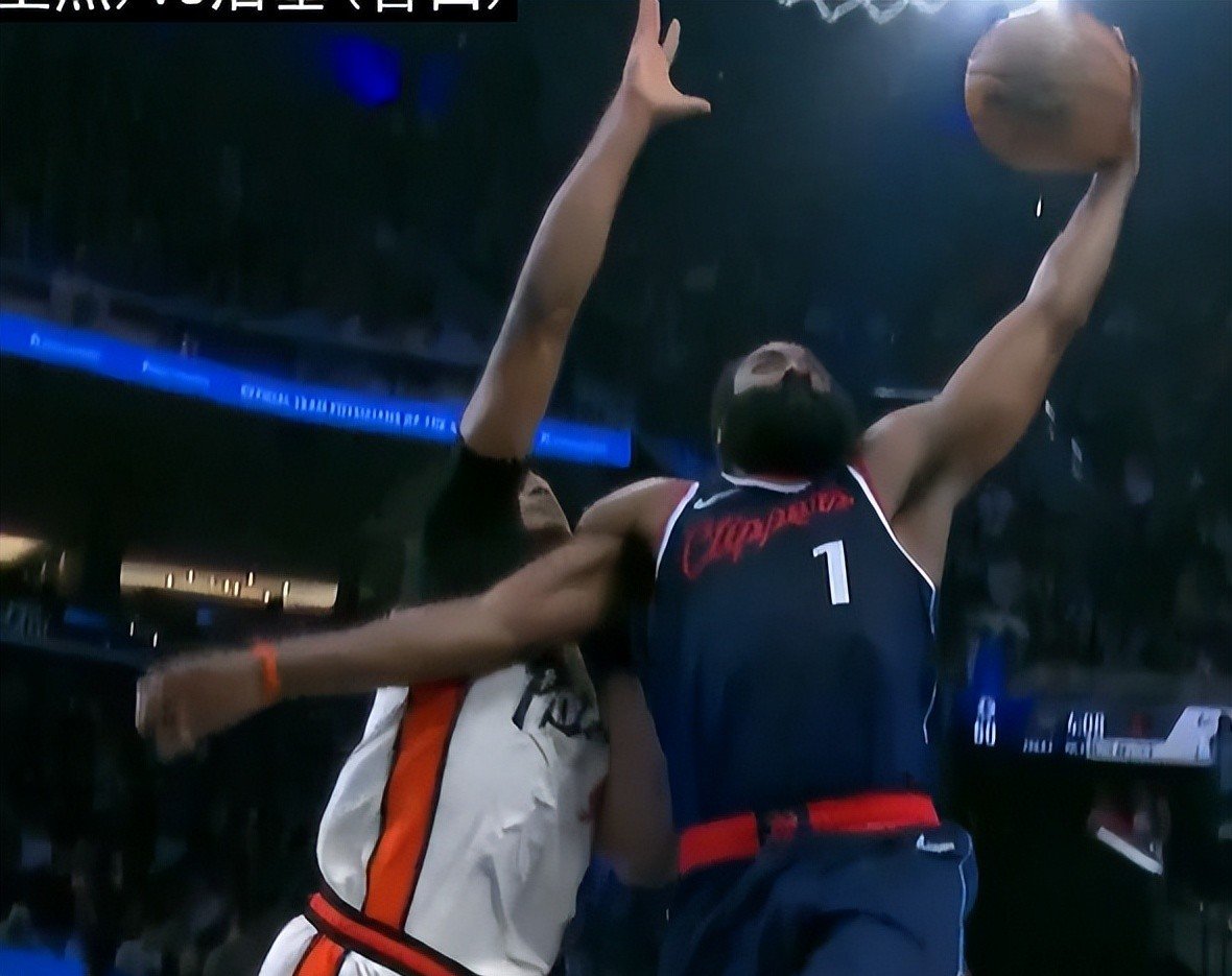 快船主场战胜凯尔特人，乔丹砍下双20的简单介绍