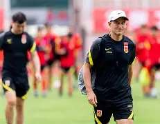 中国男足教练文鑫被罚款：门票门不平等不当言论被警告